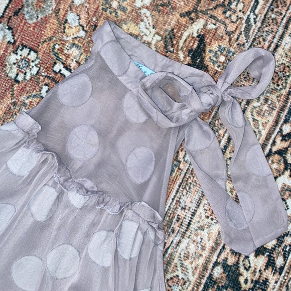 Cute polka dot blouse! - Picture 2 of 6